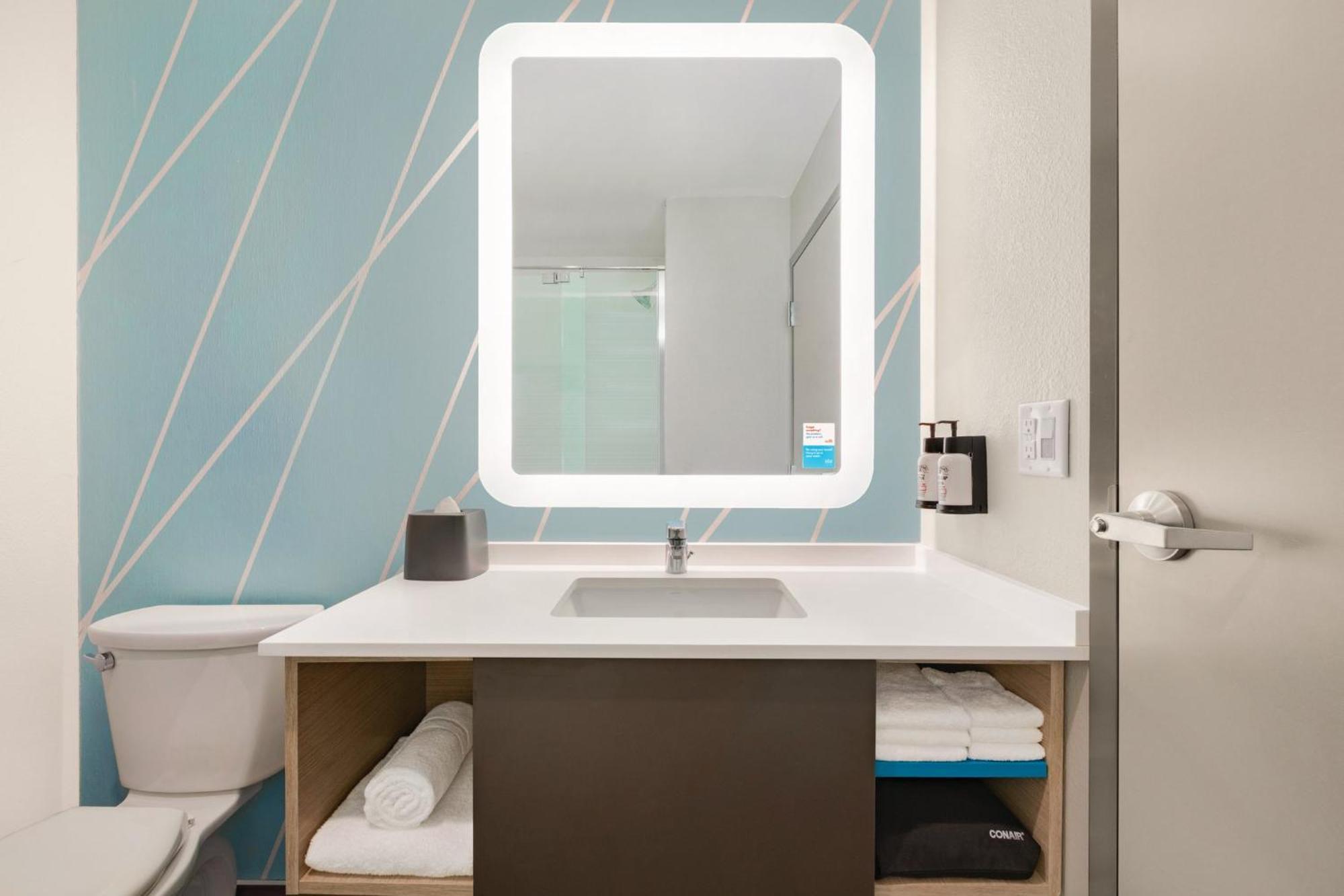 Avid Hotel Wisconsin Dells Lake Delton By Ihg Exteriör bild